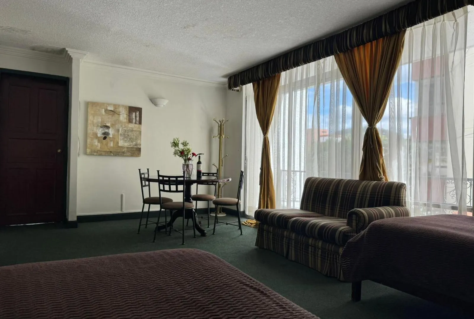 Suites & Hotel Gonzalez Suarez Quito Ecuador