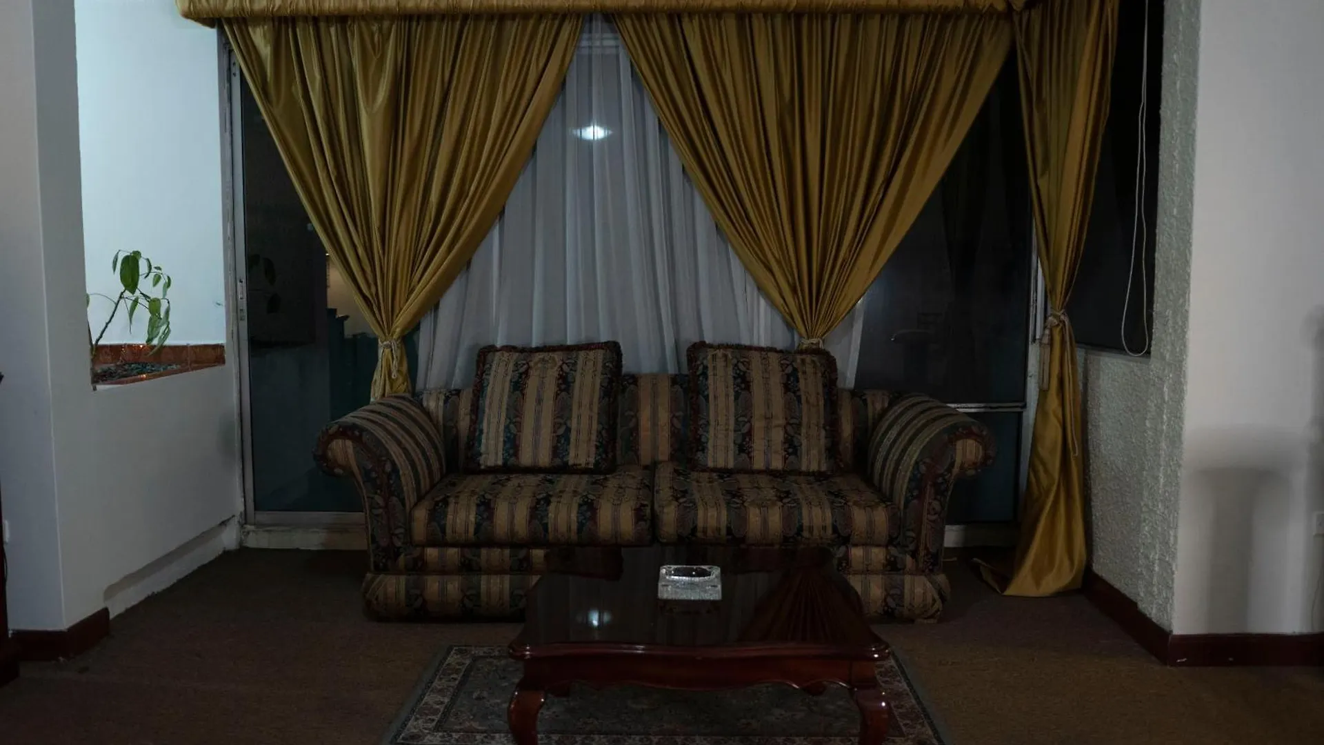 Suites & Hotel Gonzalez Suarez Quito