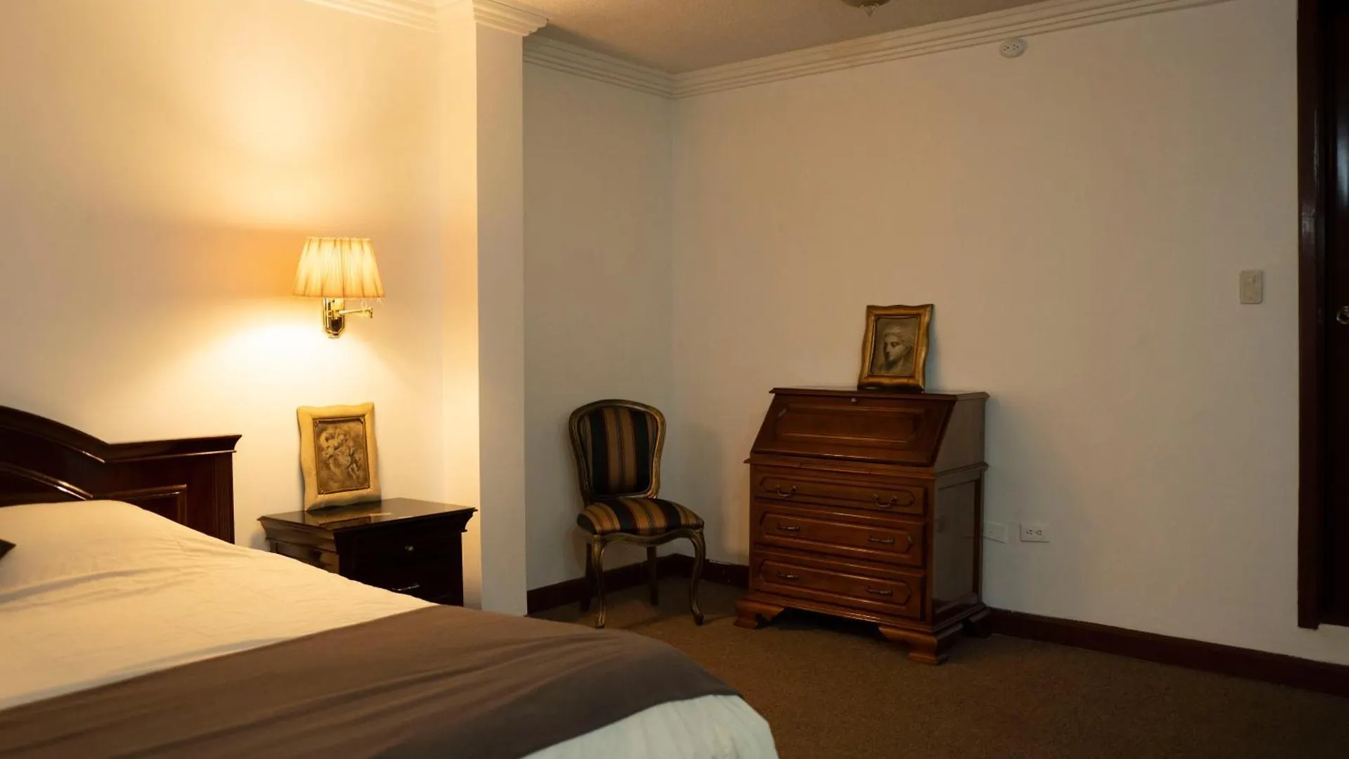 Suites & Hotel Gonzalez Suarez Quito 0*,  Ecuador